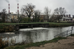 24 Novembre 2023, Tavaux (Jura)L’usine Syensqo de Tavaux dans le Jura produit du polyfluorure de vinylidène (PVDF), et fait partie des cinq producteurs de PFAS en France. Sur cette photo, un site de rejet de l’usine dans le canal du Rhône au Rhin. Ce cours d’eau se jette dans le Doubs à quelques kilomètres. 24 Novembre 2023, Tavaux (Jura)L’usine Syensqo de Tavaux dans le Jura produit du polyfluorure de vinylidène (PVDF), et fait partie des cinq producteurs de PFAS en France. Sur cette photo, un site de rejet de l’usine dans le canal du Rhône au Rhin. Ce cours d’eau se jette dans le Doubs à quelques kilomètres.