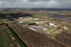 24 Mars 2024, Saint-Marcel (Eure).A Saint-Marcel, dans une ancienne raffinerie désaffectée, le Groupe d'études de sécurité des industries pétrolières (GESIP) auquel adhèrent les principaux industriels du secteur forme chaque année plus de 3 000 professionnels à la sécurité des sites industriels. Des entraînements à l'extinction d'hydrocarbures y sont notamment effectués. Les émulseurs à fluor, longtemps utilisés pour éteindre les feux d’hydrocarbures, contiennent encore aujourd’hui pour certains d’entre eux, des PFAS. 24 Mars 2024, Saint-Marcel (Eure).A Saint-Marcel, dans une ancienne raffinerie désaffectée, le Groupe d'études de sécurité des industries pétrolières (GESIP) auquel adhèrent les principaux industriels du secteur forme chaque année plus de 3 000 professionnels à la sécurité des sites industriels. Des entraînements à l'extinction d'hydrocarbures y sont notamment effectués. Les émulseurs à fluor, longtemps utilisés pour éteindre les feux d’hydrocarbures, contiennent encore aujourd’hui pour certains d’entre eux, des PFAS.
